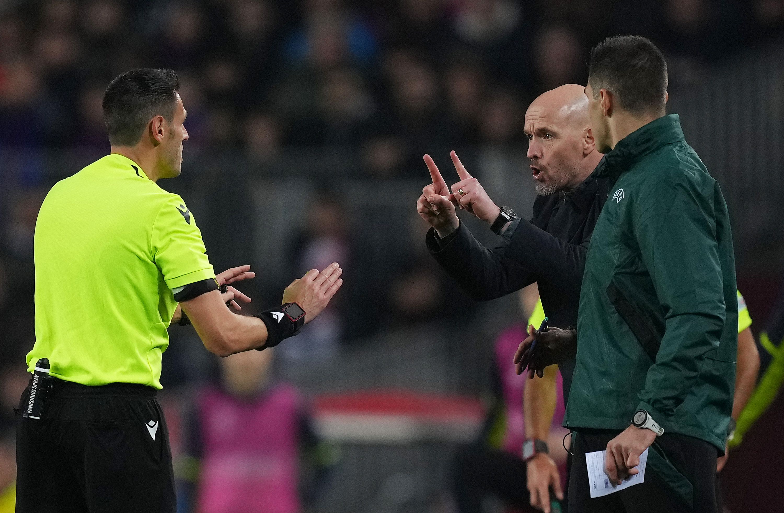 Barcelona 2-2 Man Utd: Why did Erik ten Hag complain about referee?