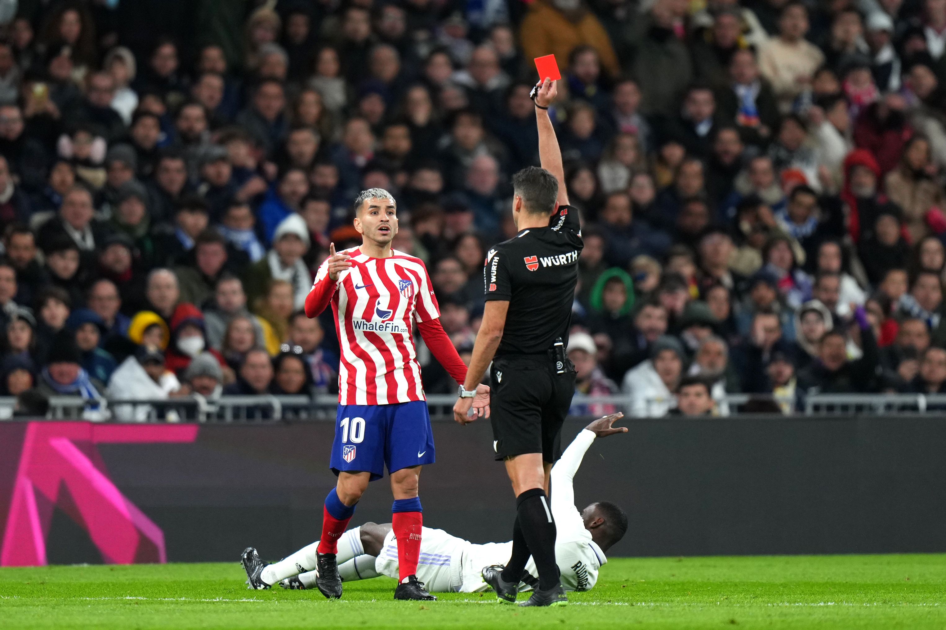 Angel Correa red card vs Real Madrid stuns Diego Simeone and commentators 