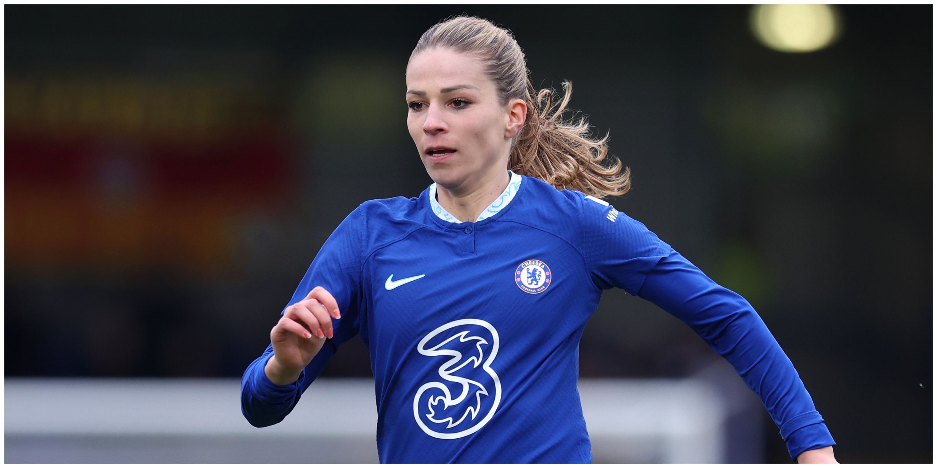 Melanie Leupolz (8) of Chelsea F.C Women runs with the ball Stock