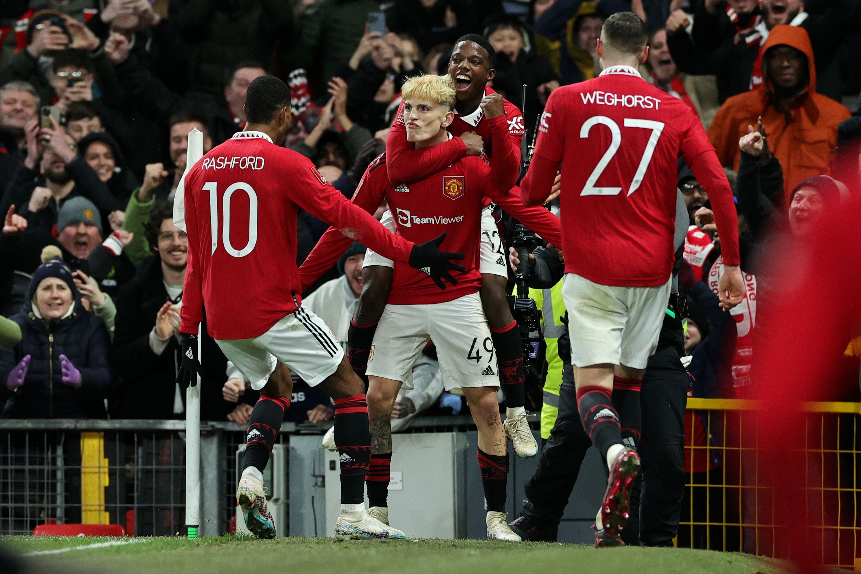 Manchester United players celebrates vs West Ham