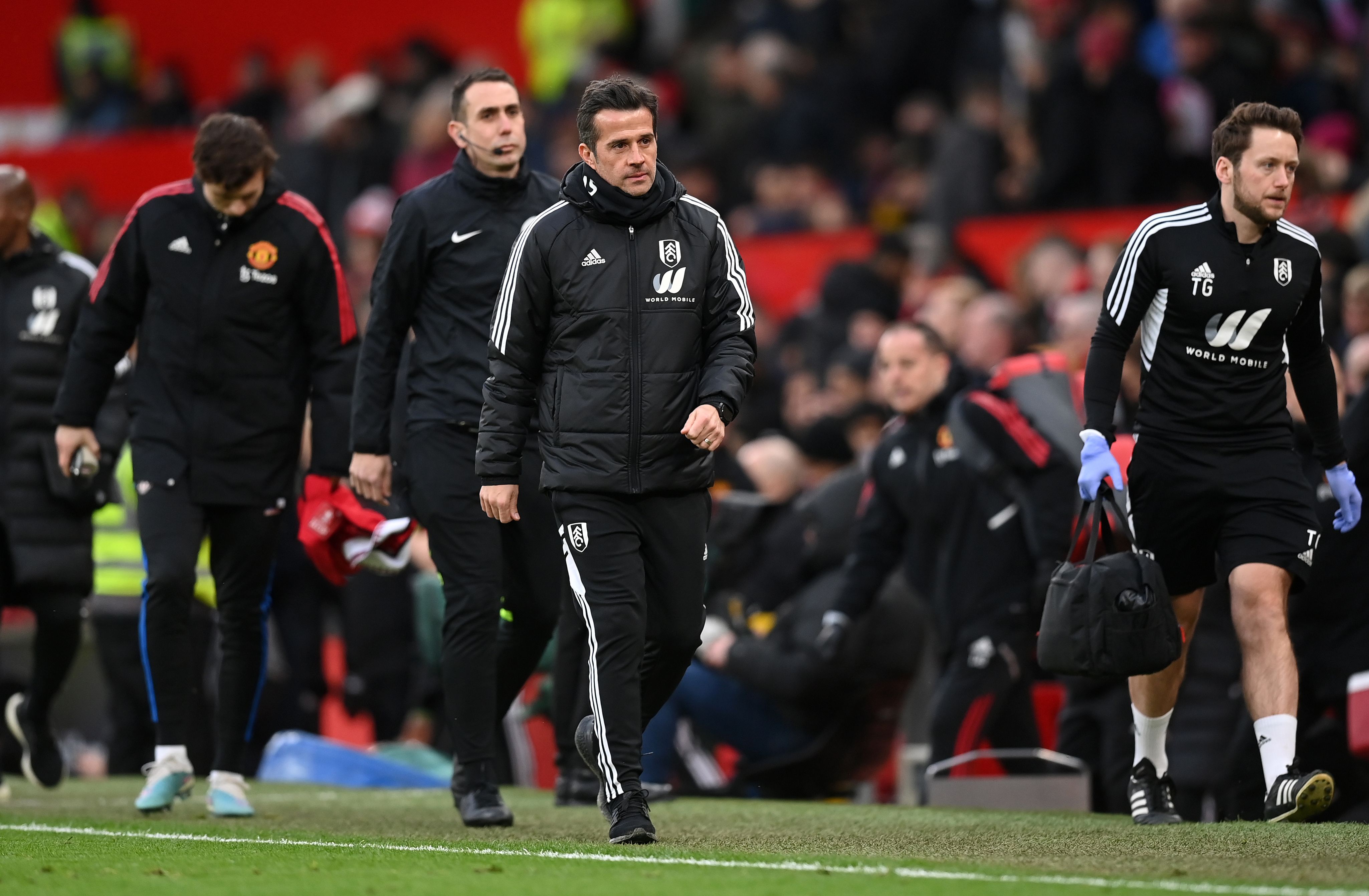 marco-silva-leaves-the-touchline