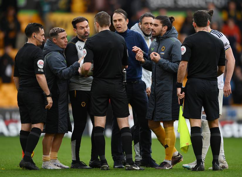Diego Costa turned peacemaker during stoppage time chaos in Wolves 2-4 ...