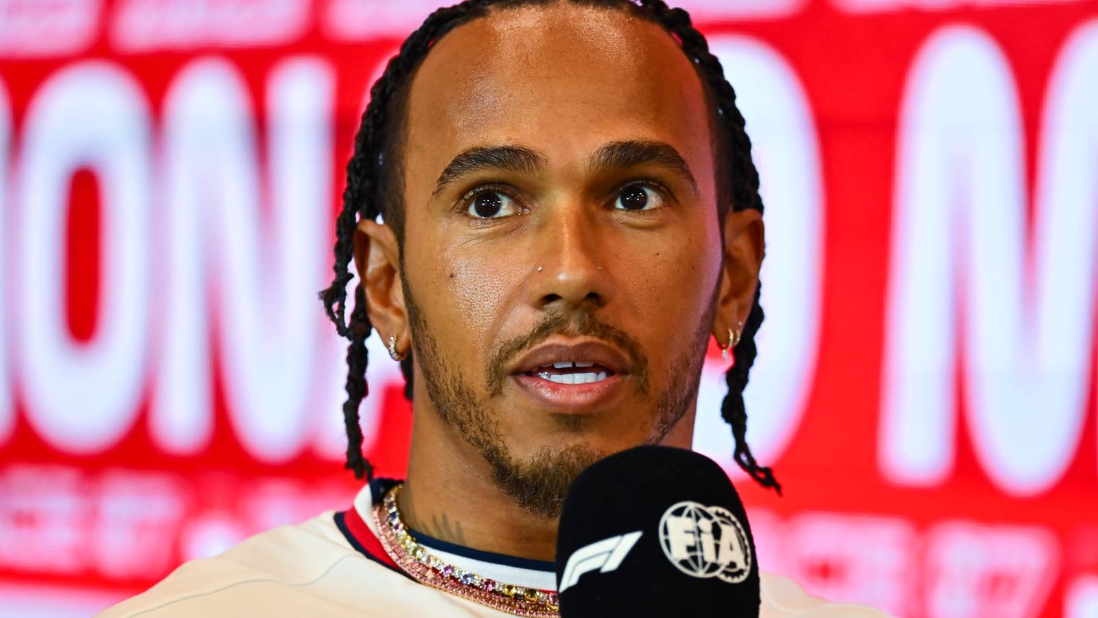 Lewis Hamilton puts timeframe on remaining F1 future