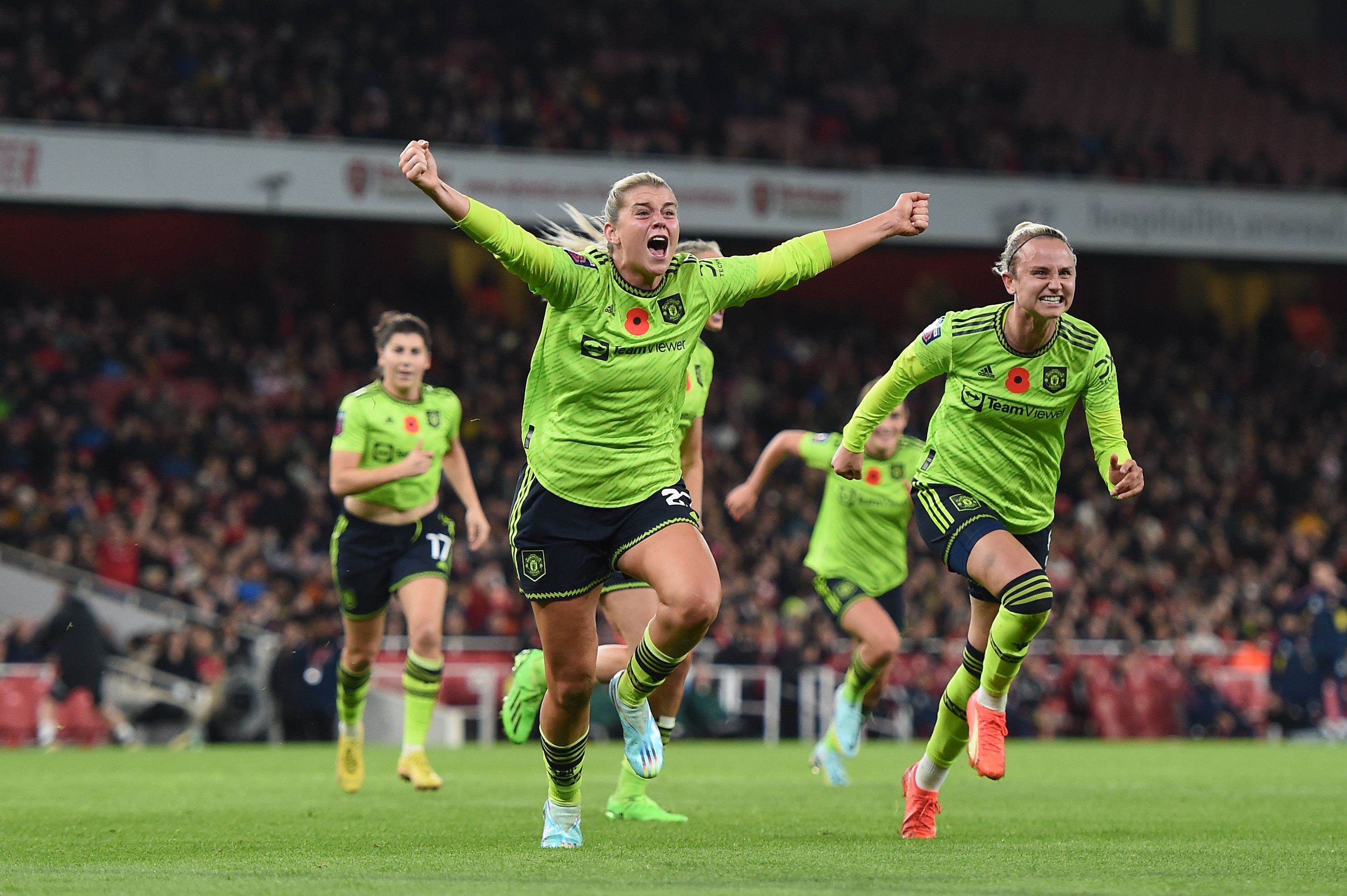 Alessia Russo turns on the style as Manchester United Women dazzle in front  of record crowd