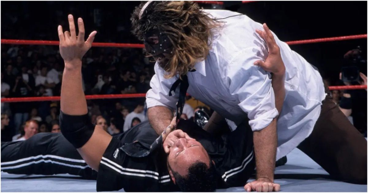 5 Gruesome-Looking Wrestling Submissions & 5 That Appear Harmless