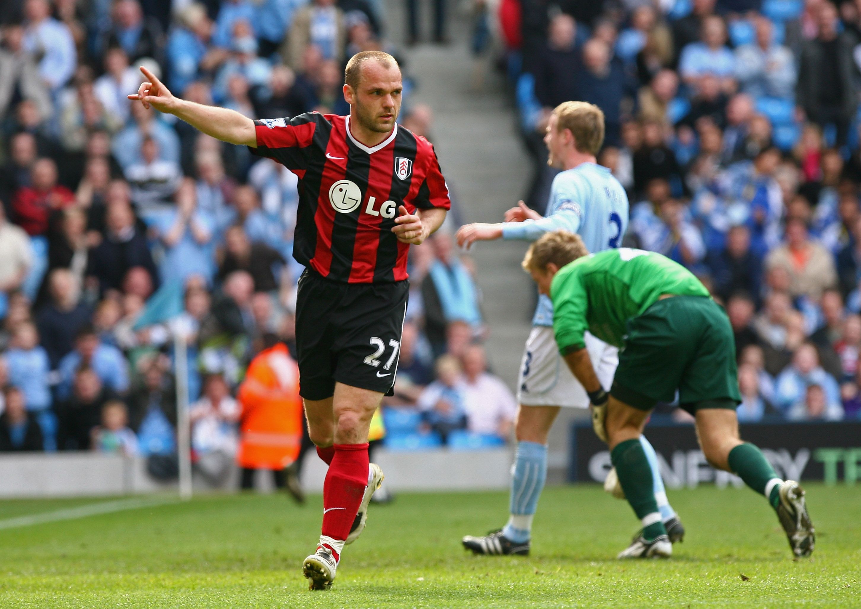 Danny Murphy in action for Fulham in 2008