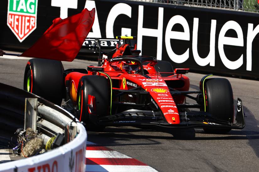 Why does F1 use red flags?
