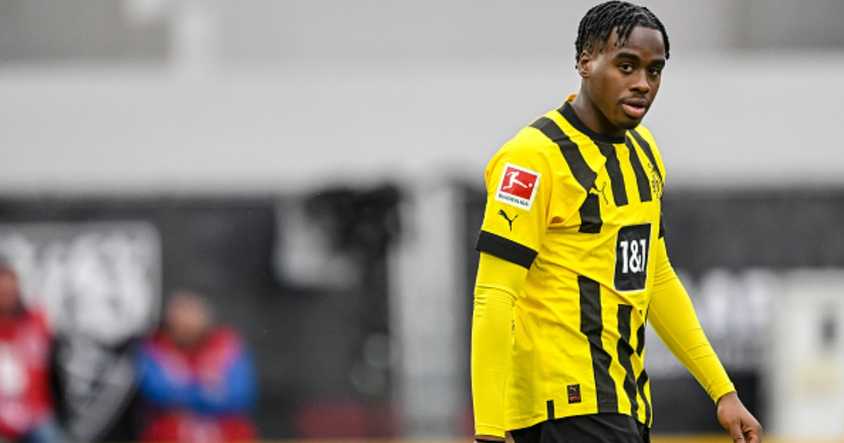 Jamie Bynoe-Gittens in action for Dortmund
