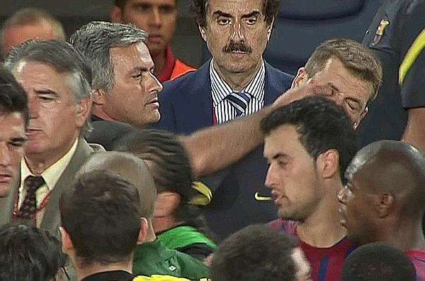 Mourinho gouging the eye of Vilanova