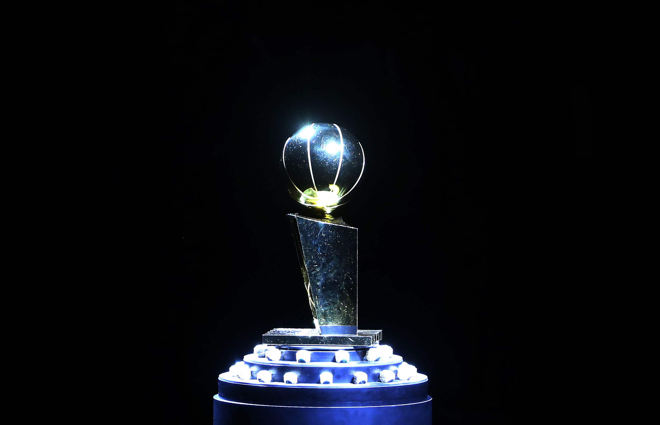 NBA - The Larry O'Brien championship trophy