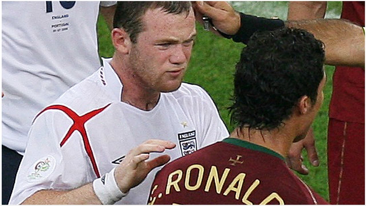 Rooney pushes Ronaldo