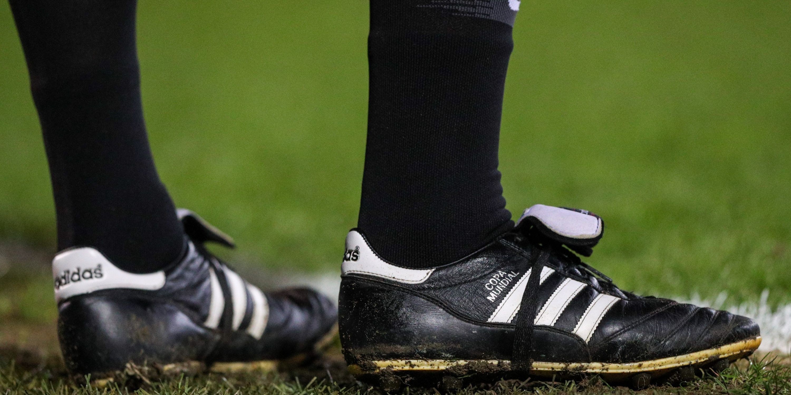 15 Best Football Boots Of All Time (Ranked)