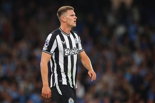 Ex-Premier League Ref Casts Strong Verdict on Botman Incident