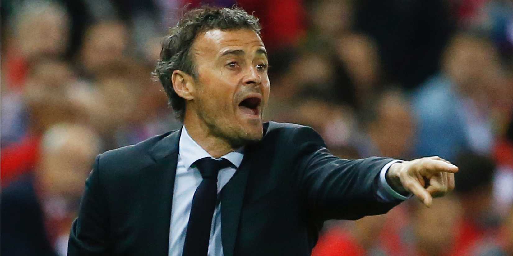 PSG head coach Luis Enrique pointing and shouting