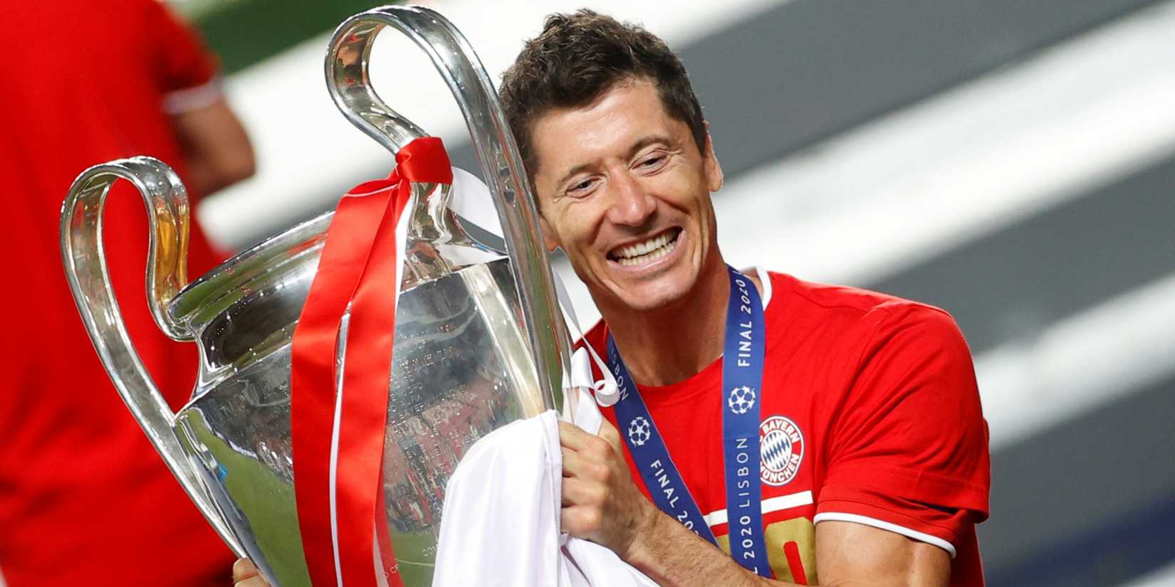 Robert Lewandowski with the Champions League trophy