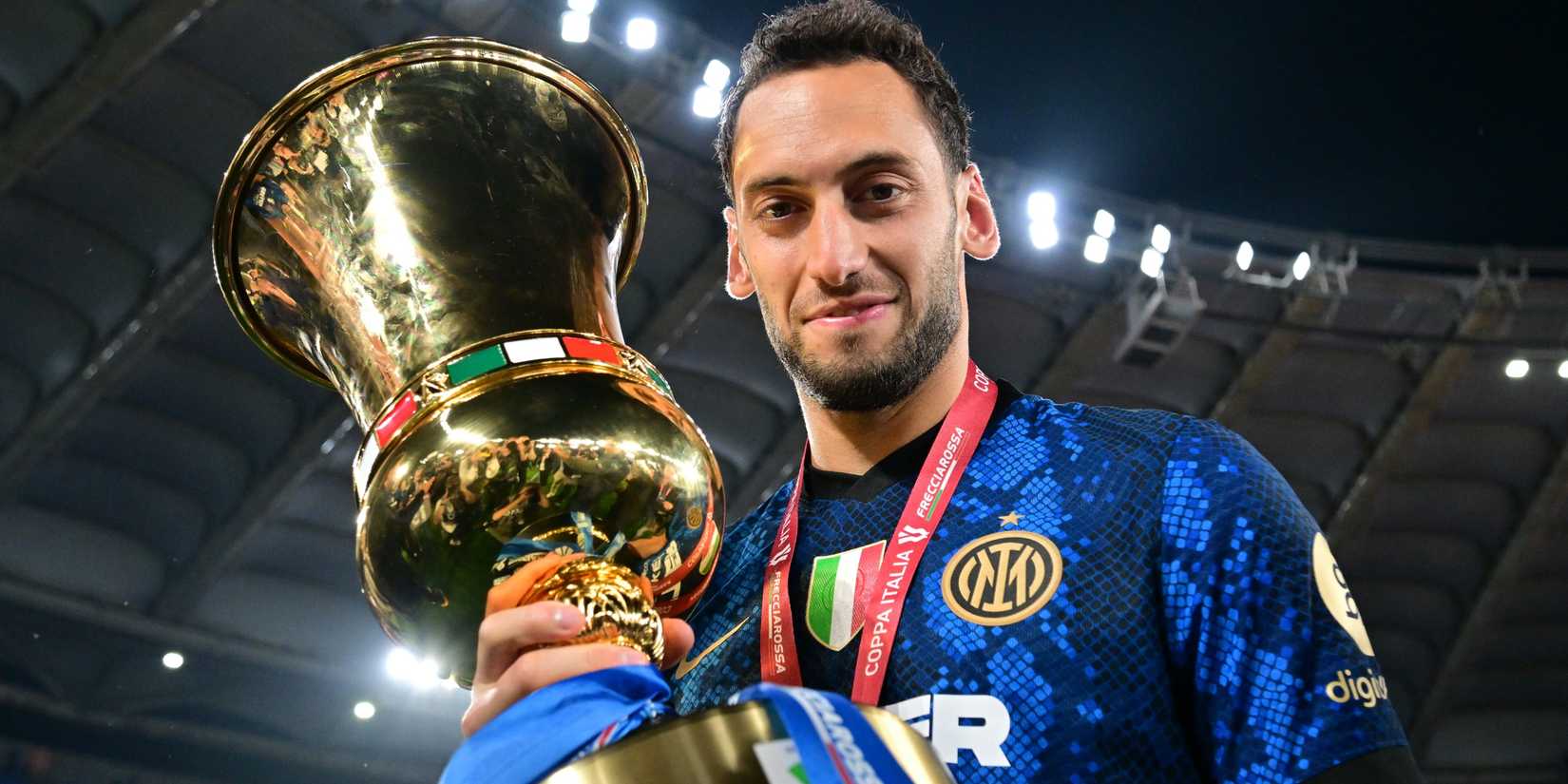 Hakan Çalhanoğlu with Inter