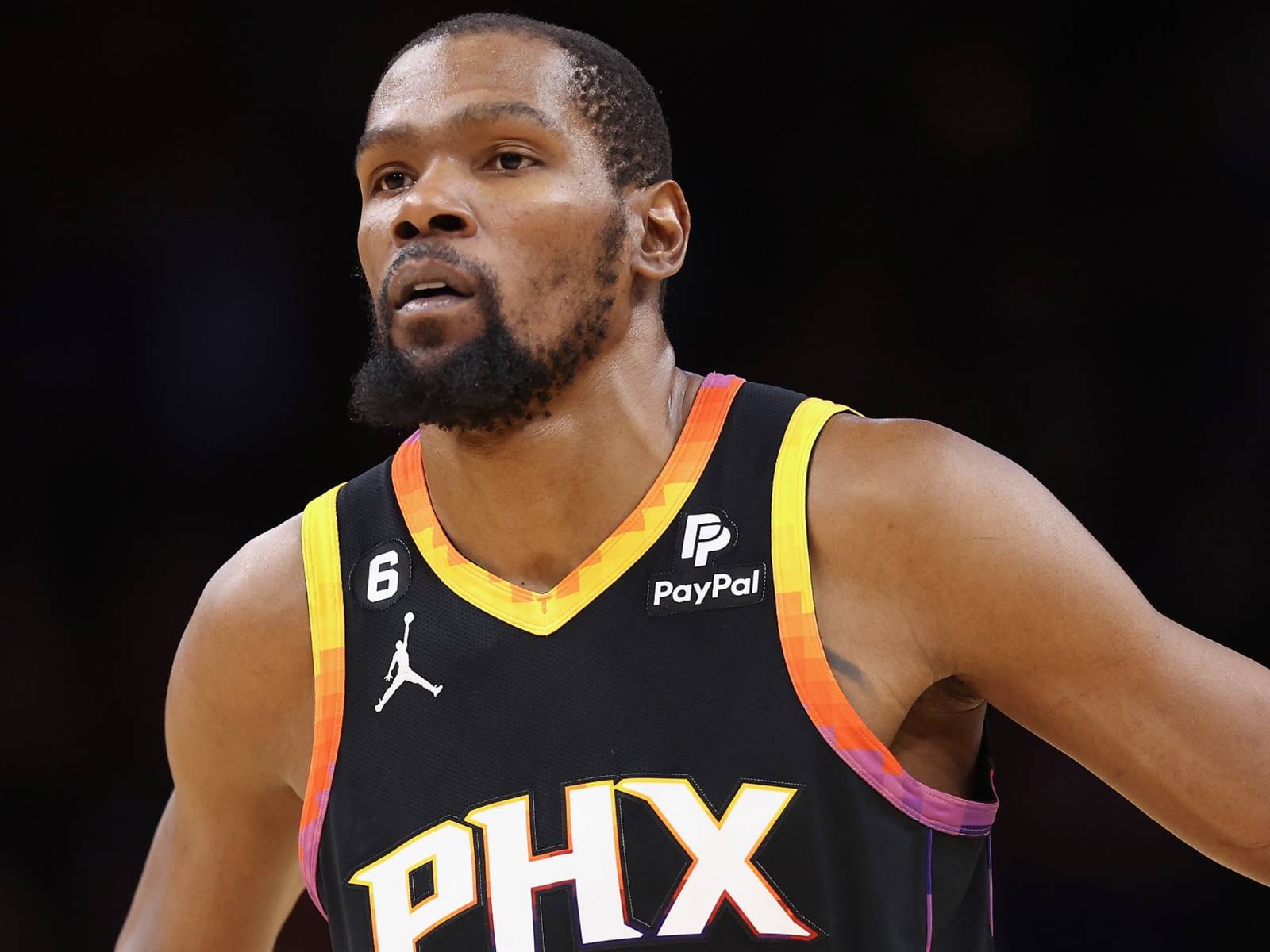 Kevin Durant Scores Deep and Celebrates with Flair, image size:1600x1200