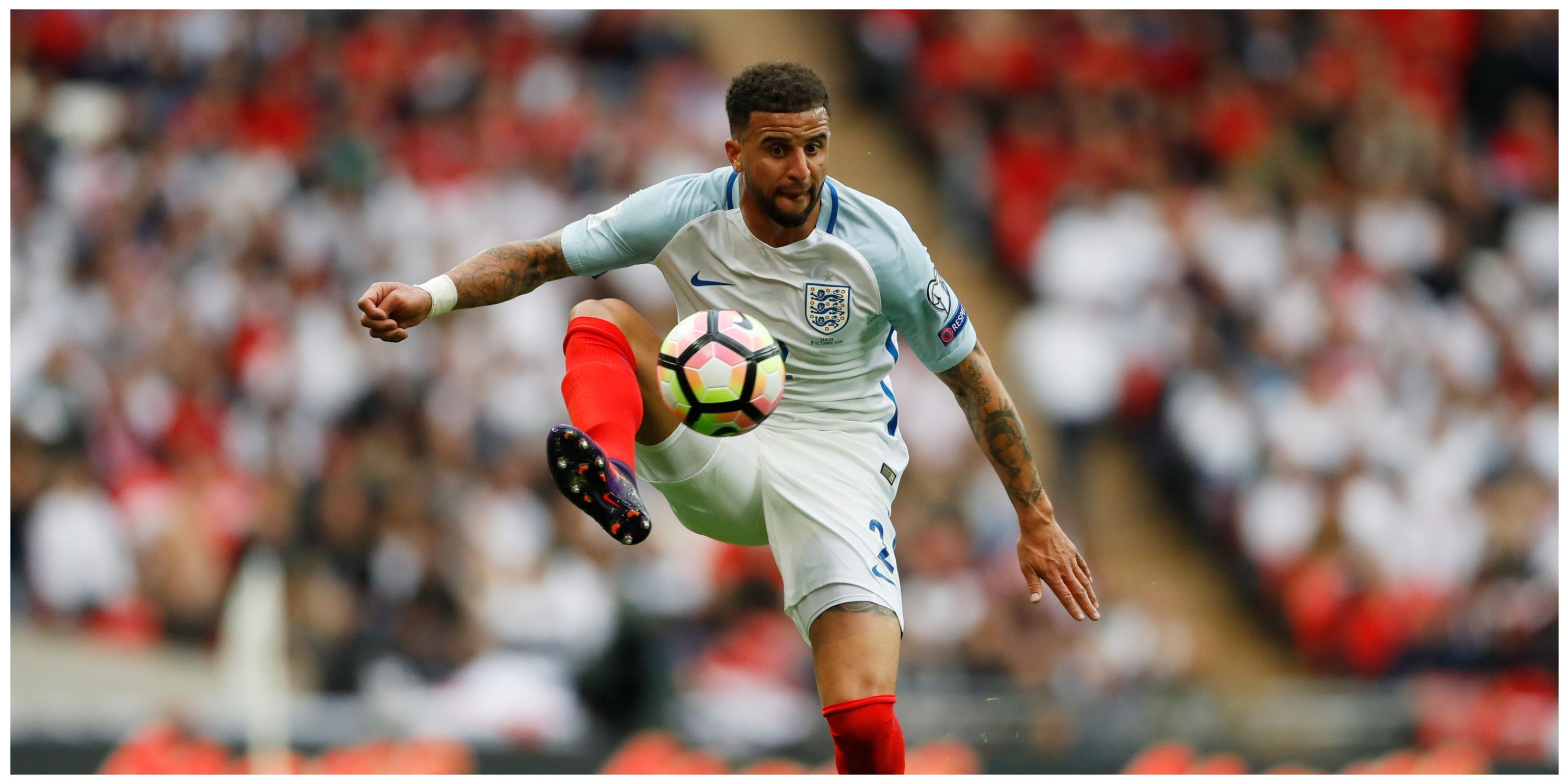Kyle Walker controlling the ball 2