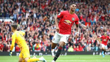Marcus Rashford scoring against Chelsea in 2019