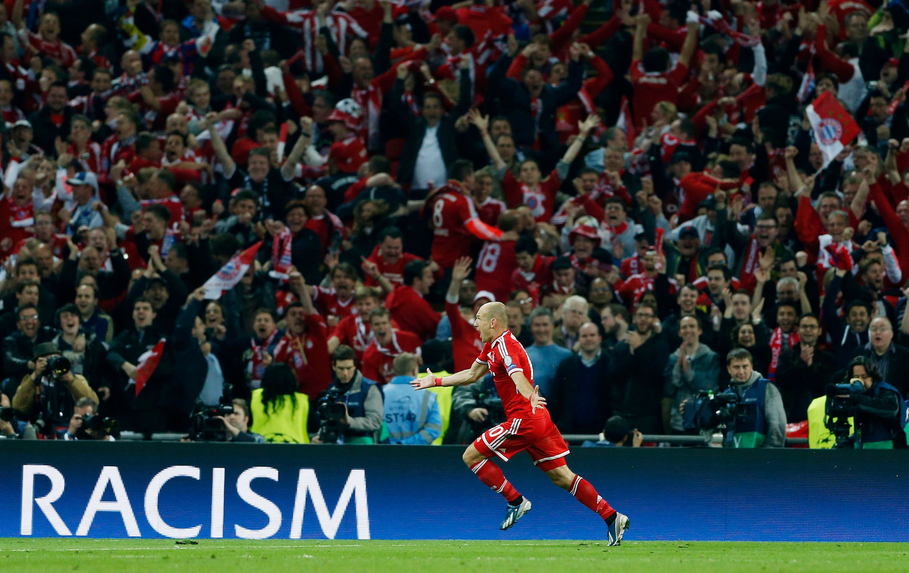 Arjen Robben celebrating for Bayern in UCL final