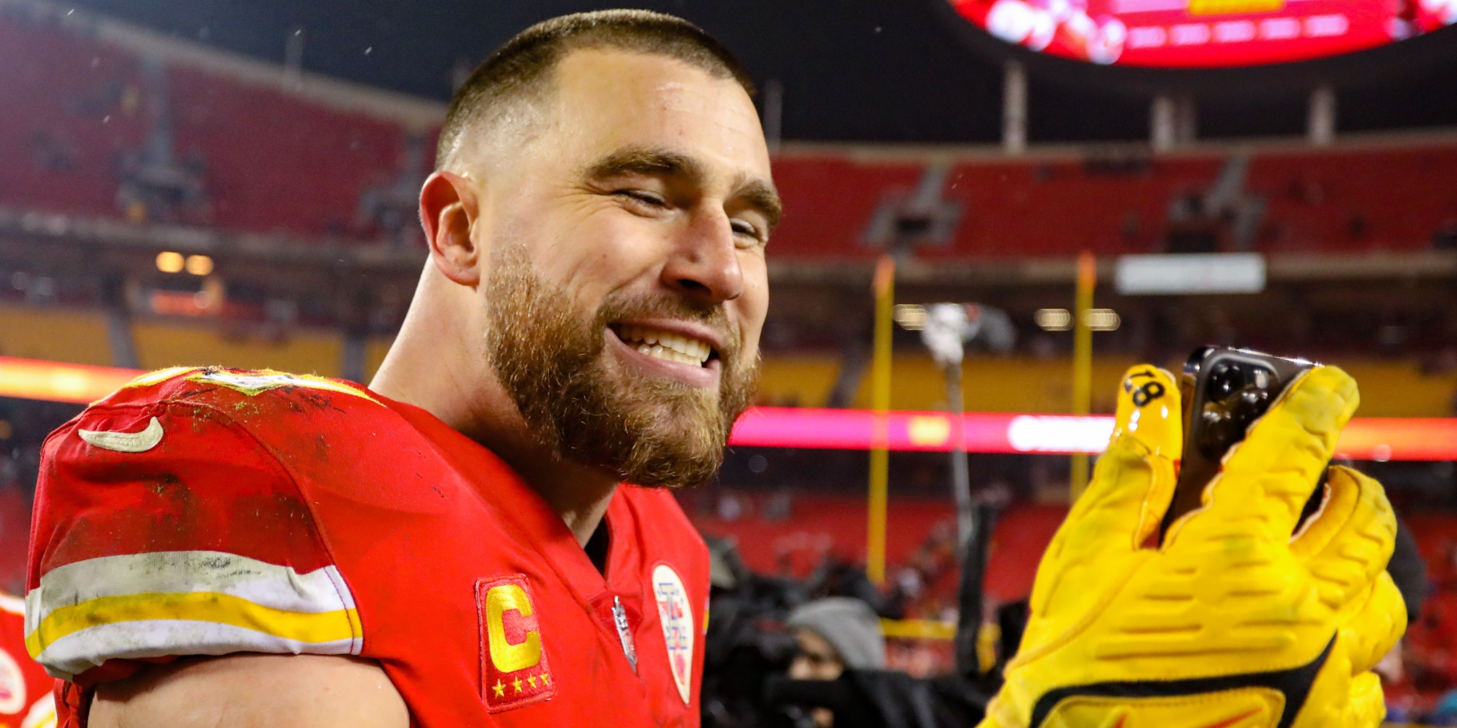 Patrick Mahomes, Travis Kelce Share Hilarious Moment During Chiefs