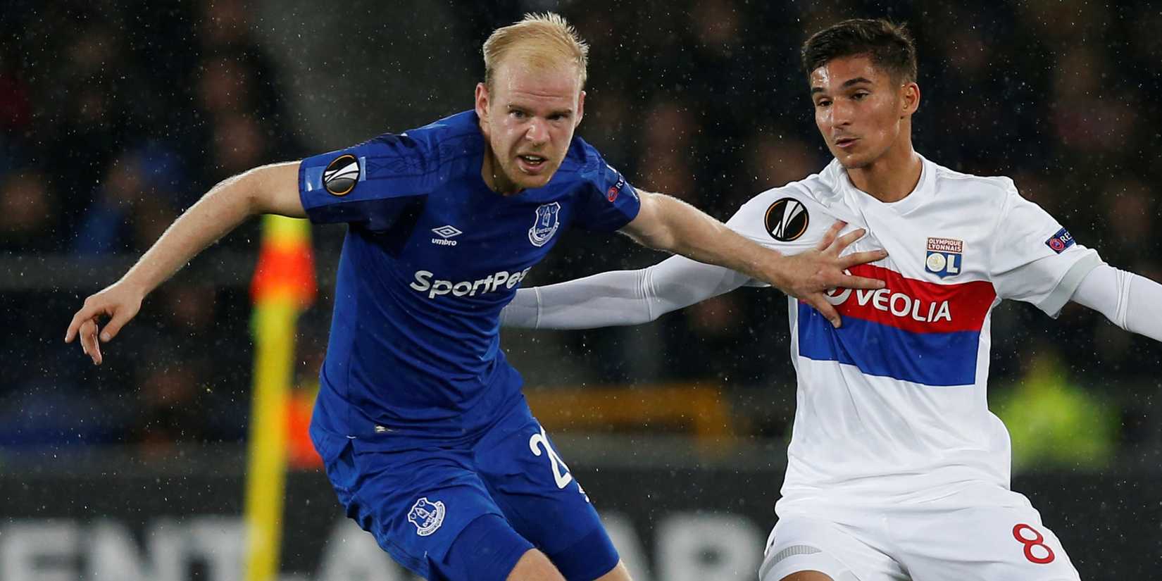 Davy Klaassen in action for Everton.