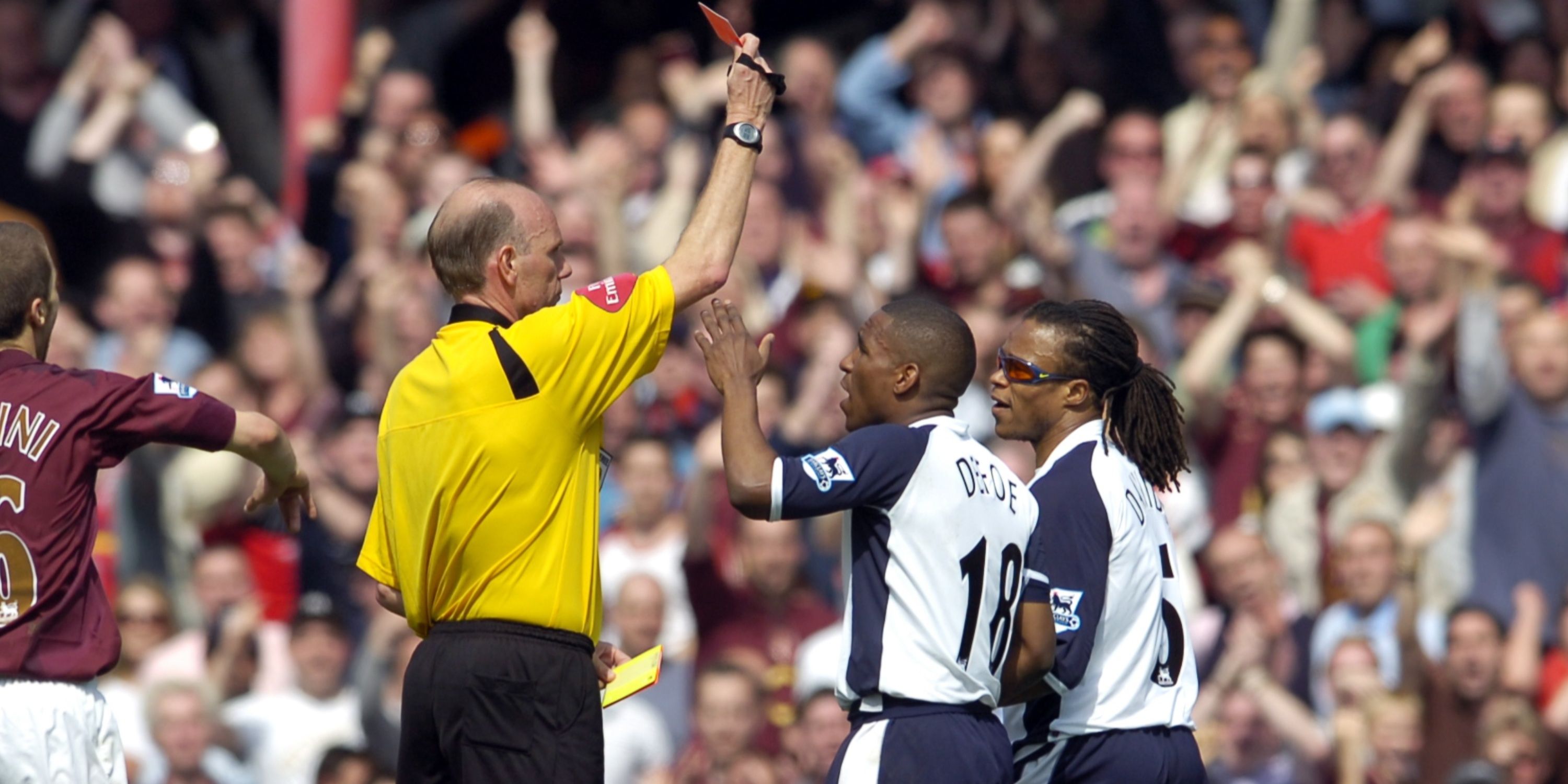 Edgar Davids is shown a red card for Tottenham vs Arsenal