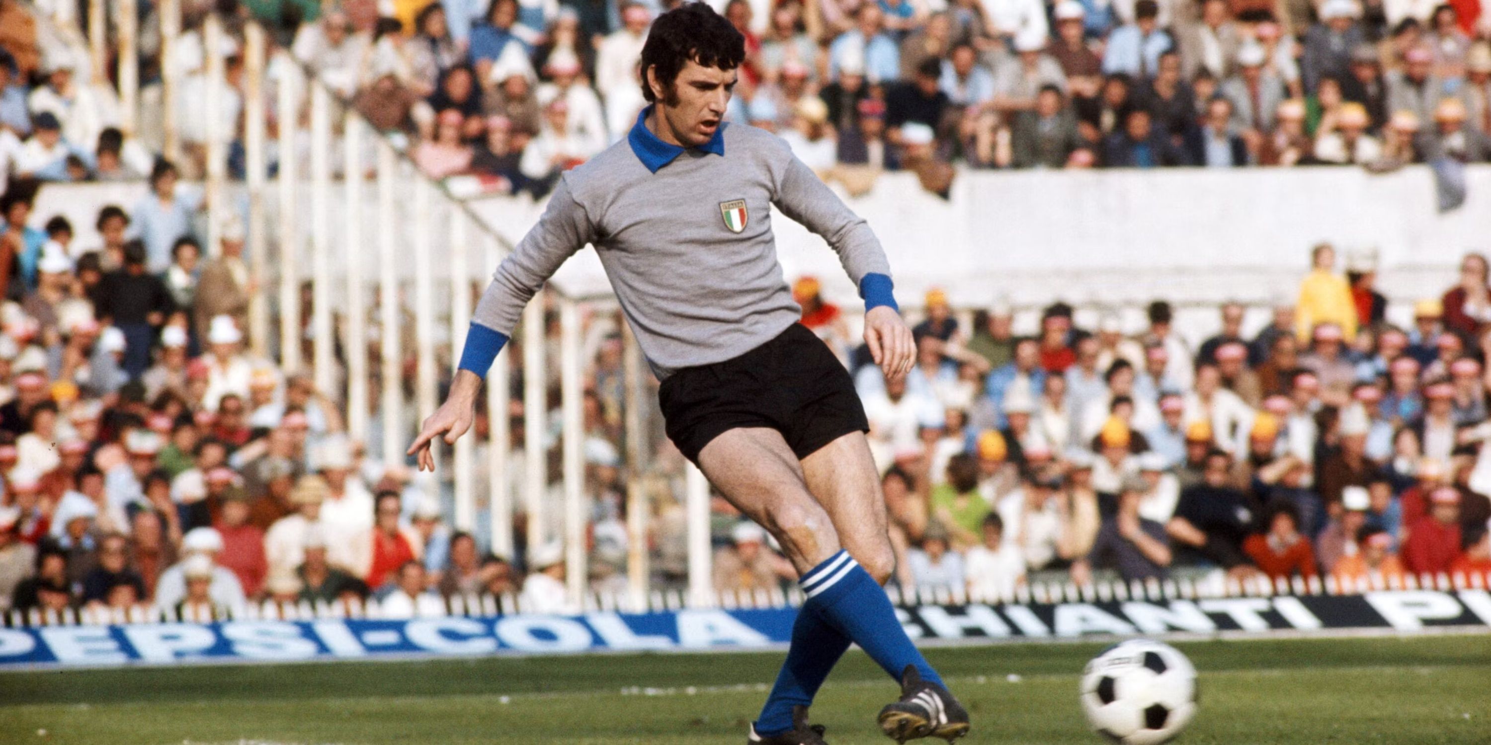 Dino Zoff in action for Italy.