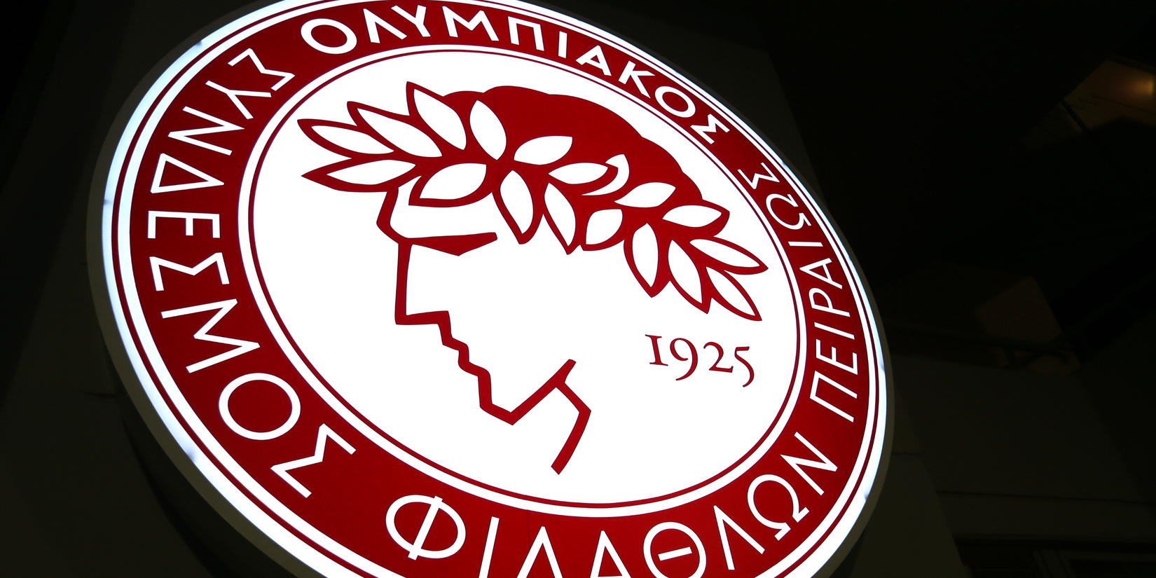 Olympiacos club badge