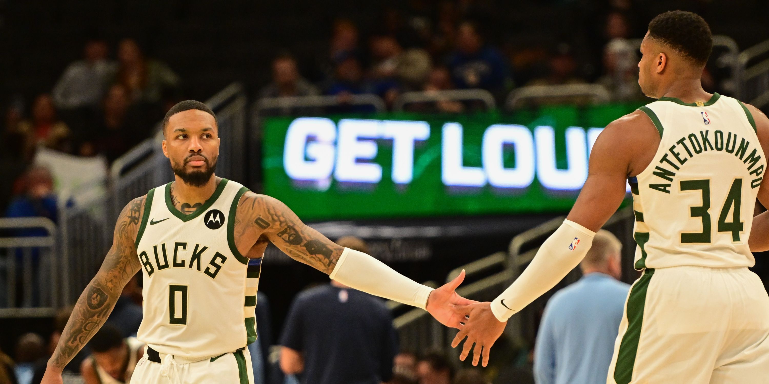 Giannis Antetokounmpo takes over while Milwaukee Bucks wait for Damian