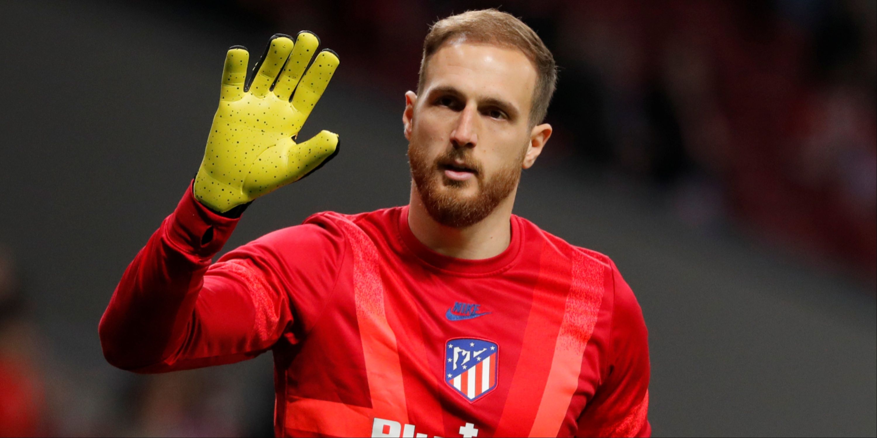 Jan Oblak waving