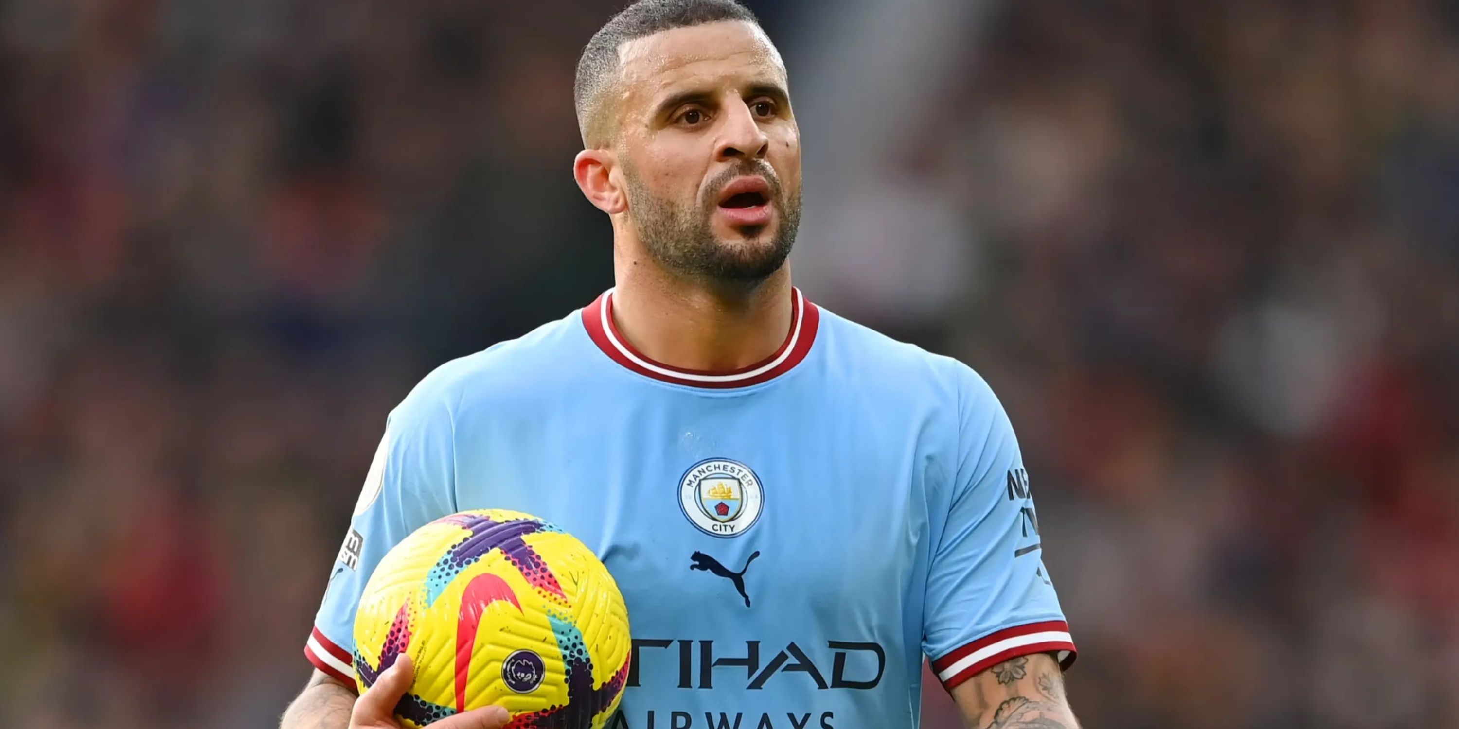 Kyle Walker playing for Manchester City.