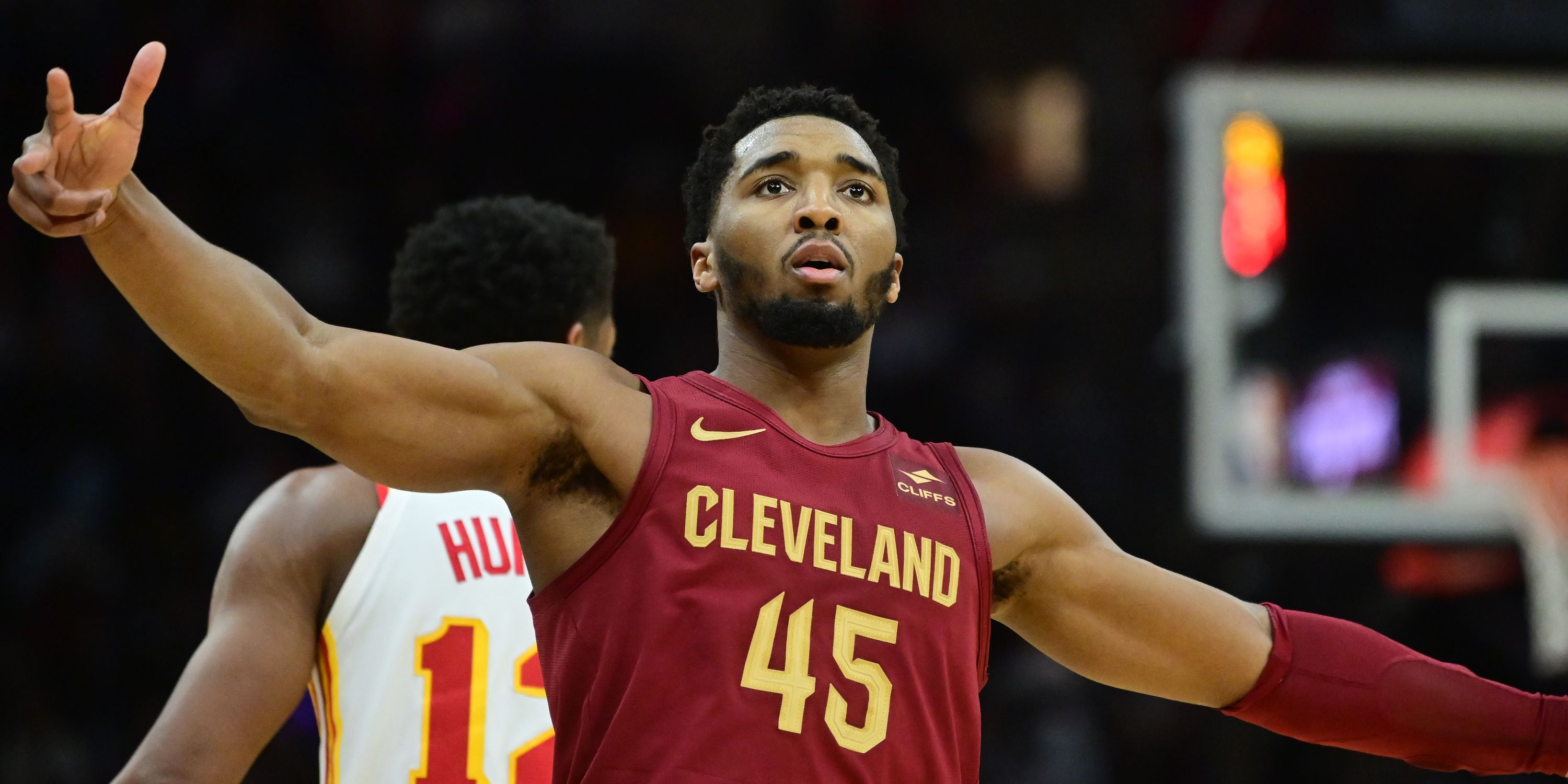 Donovan Mitchell Cavs-Hawks-1