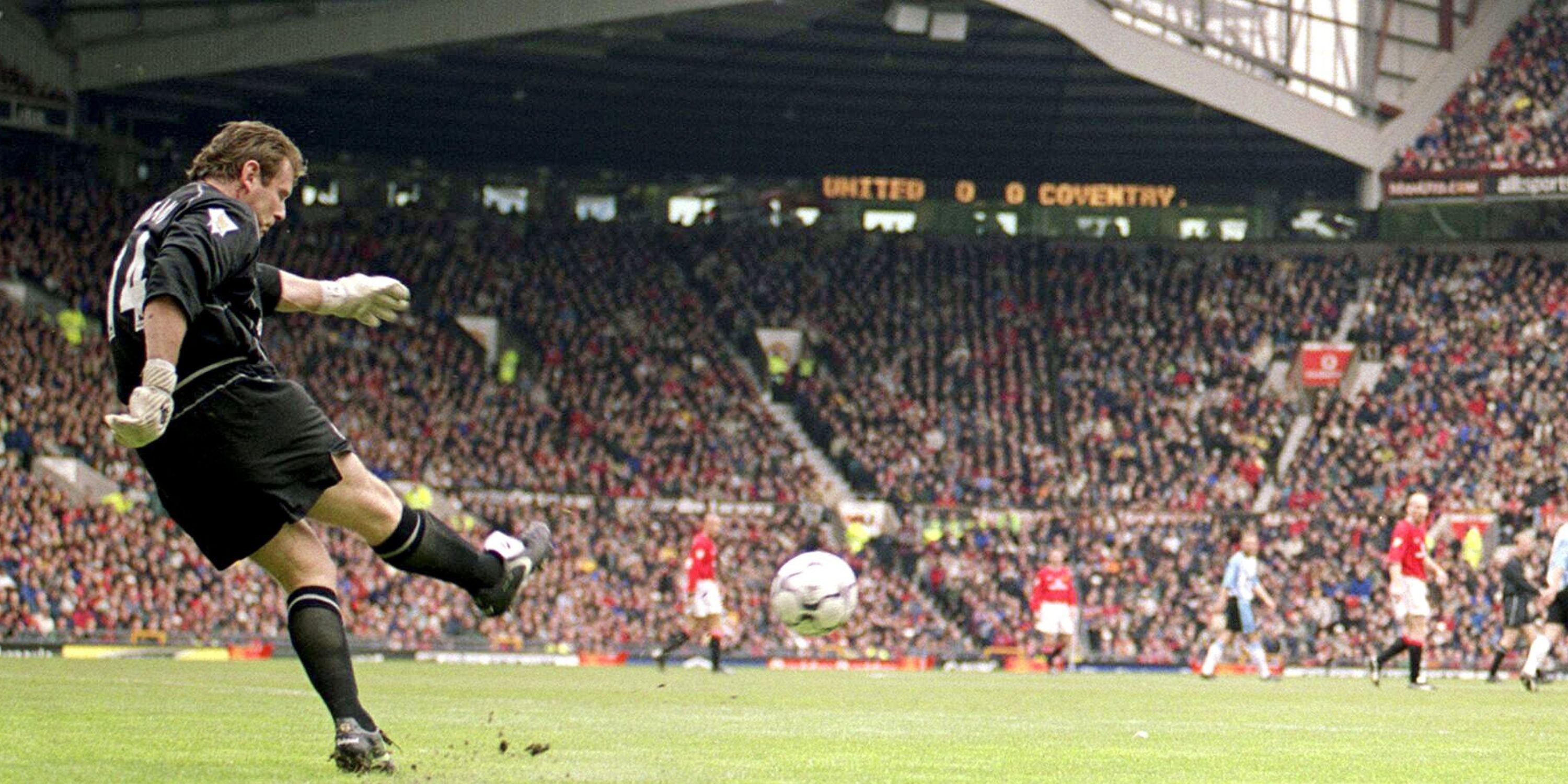 Manchester United goalkeeper Andy Goram