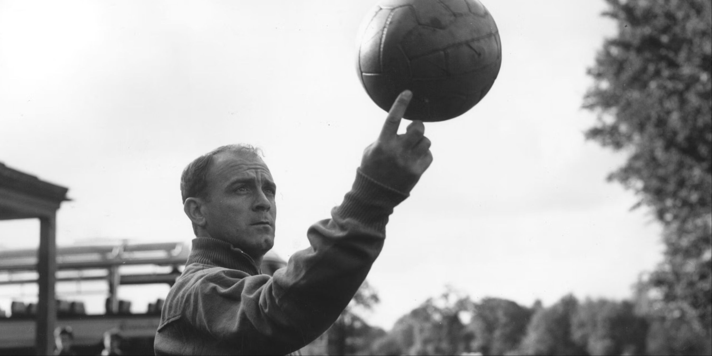 Alfredo Di Stefano balancing a ball on his finger