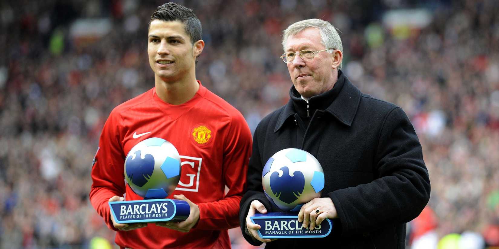 Manchester United's Cristiano Ronaldo (L) and his manager Sir Alex Ferguson