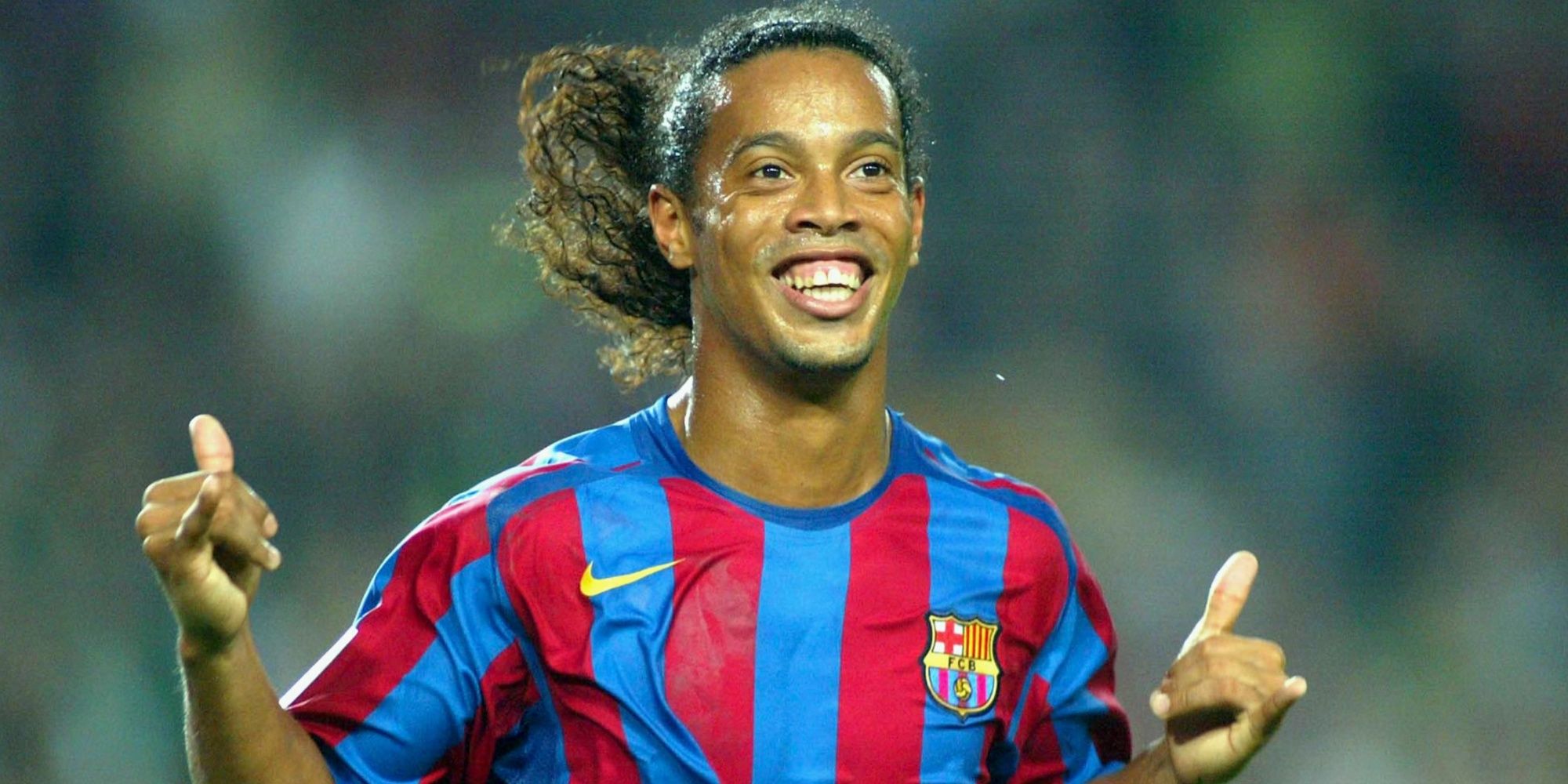 Ronaldinho celebrates