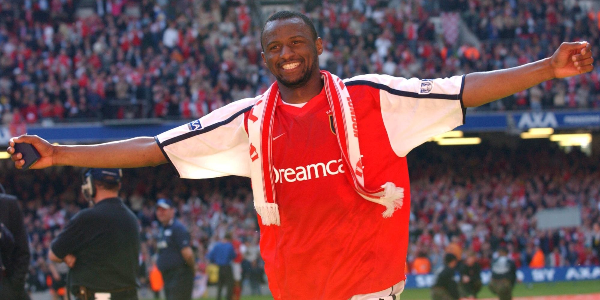 Patrick Vieira Người Gieo Niềm Tin Ở Tuyến Giữa - Hành Trình Từ Cầu Thủ Đến Huấn Luyện Viên