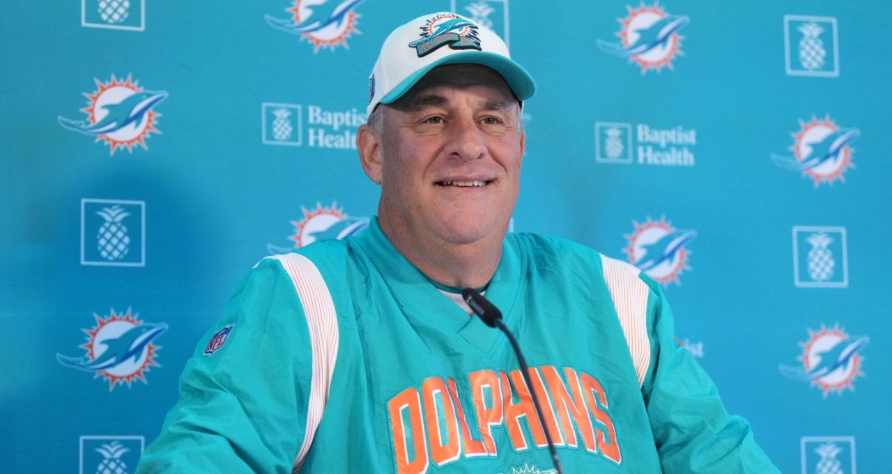 Vic Fangio & Dolphins' defense getting in sync just in time for playoffs