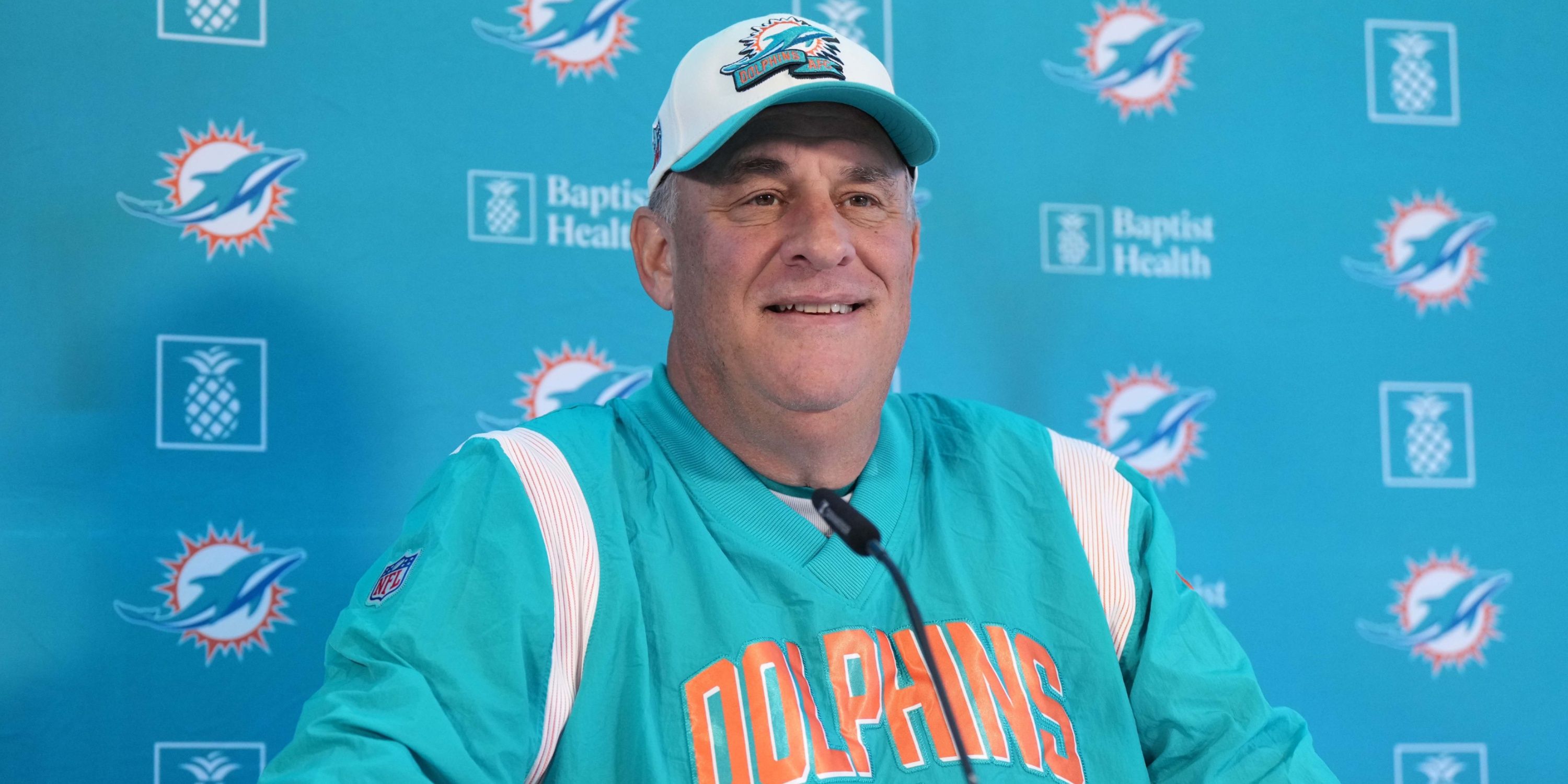 Vic Fangio & Dolphins' defense getting in sync just in time for playoffs