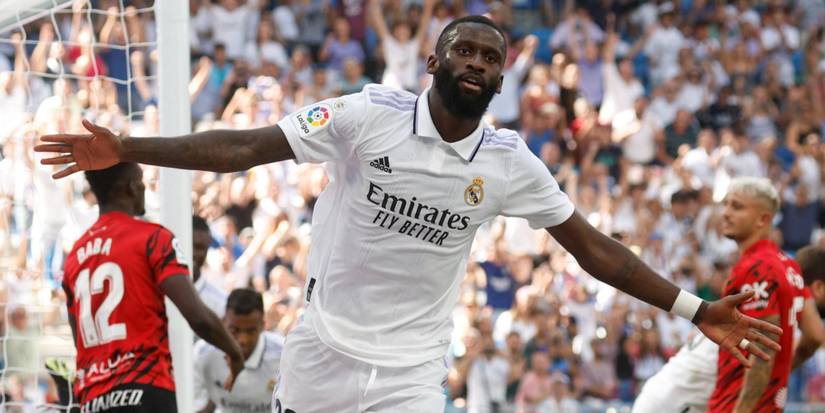 Building the ultimate Champions League last 16 combined XI