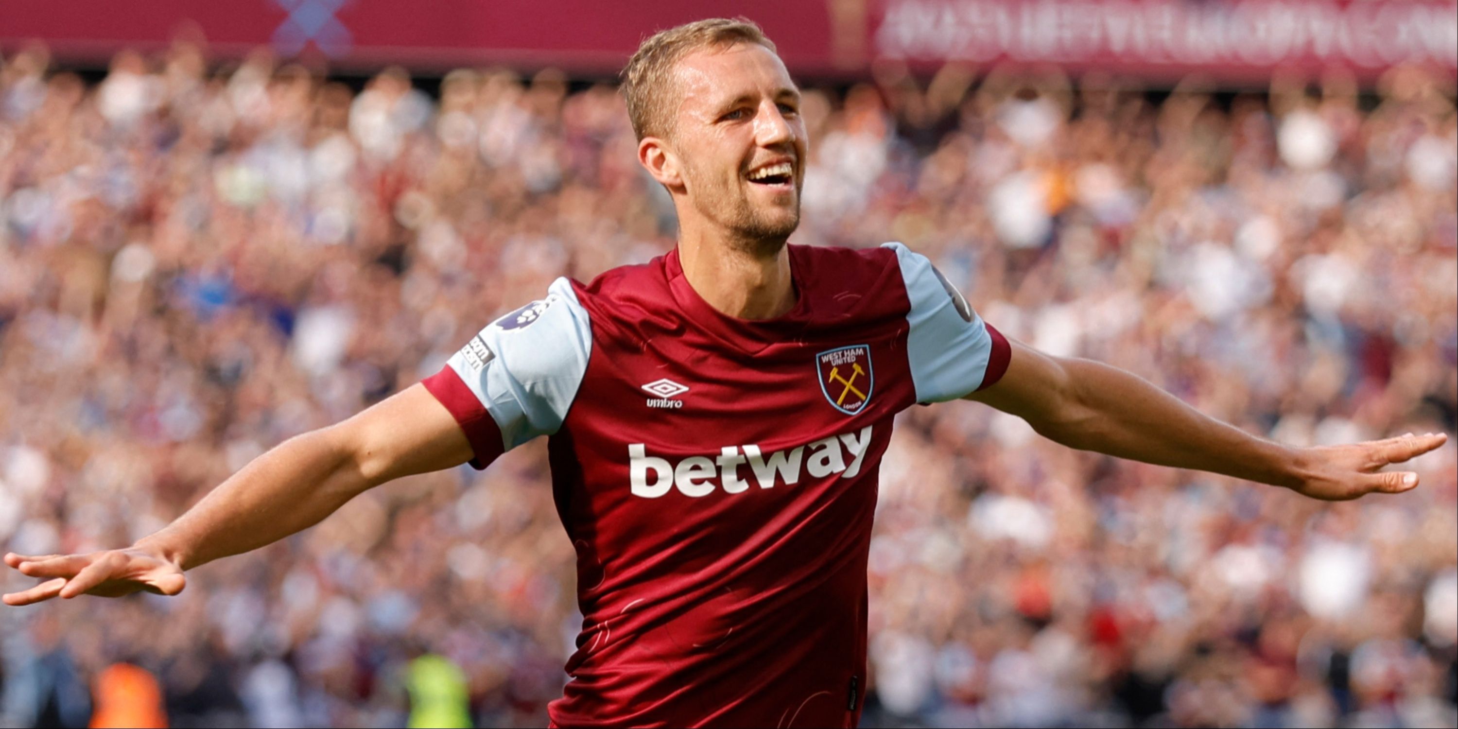 West Ham United midfielder Tomas Soucek celebrating