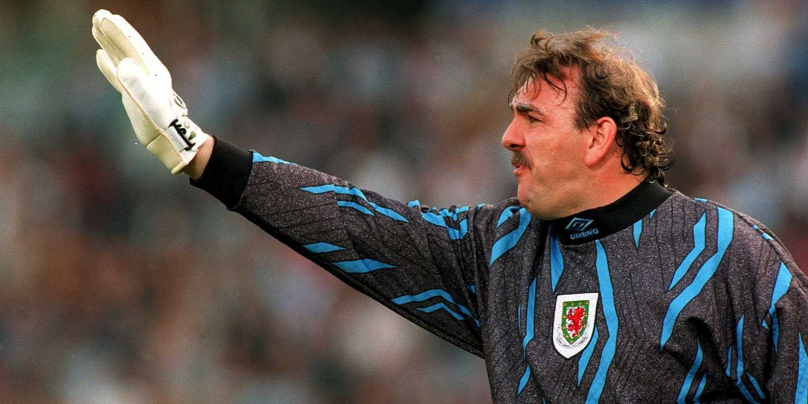 Neville Southall shouting instructions.