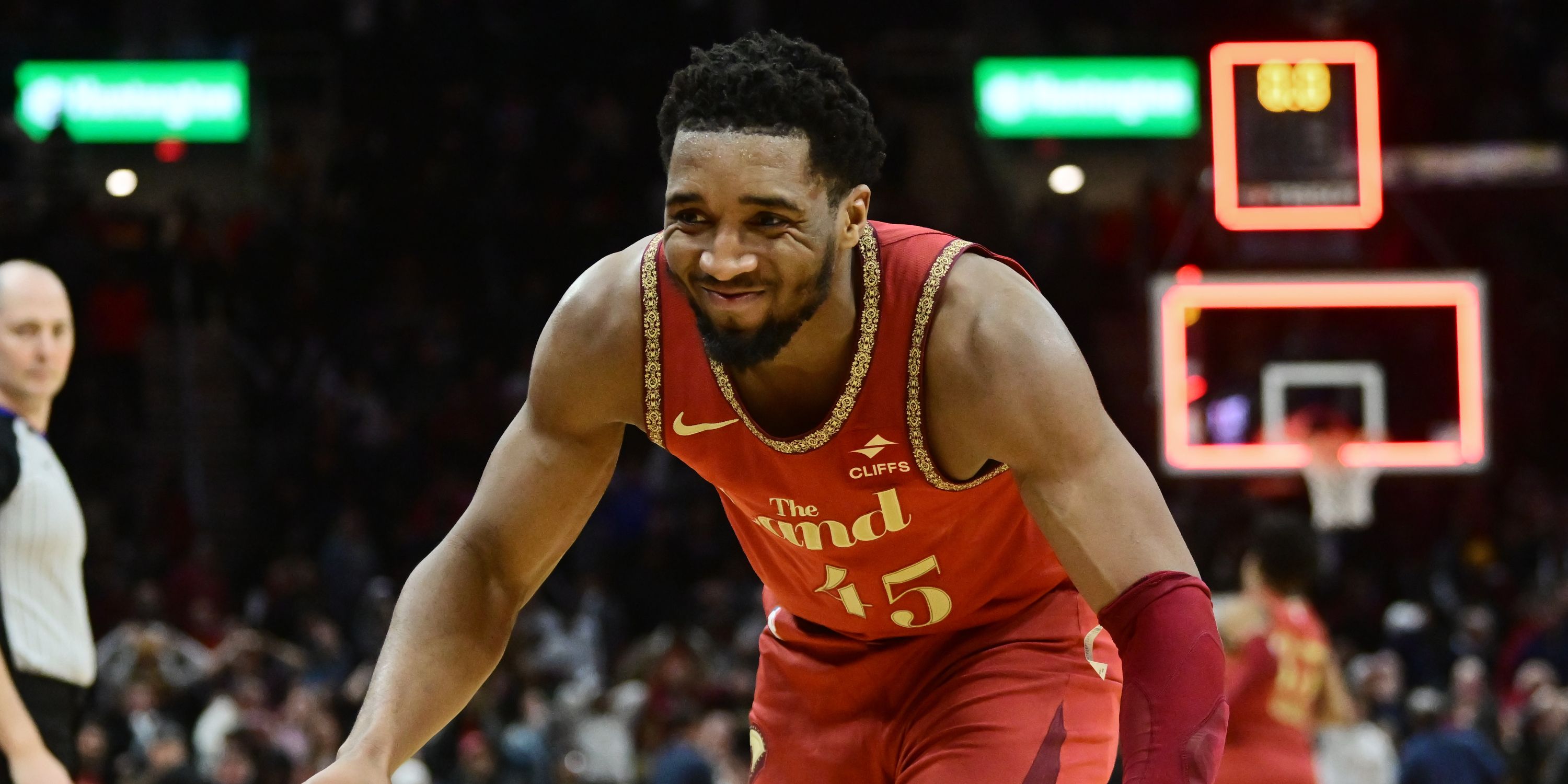 Donovan Mitchell Cavs-Sixers