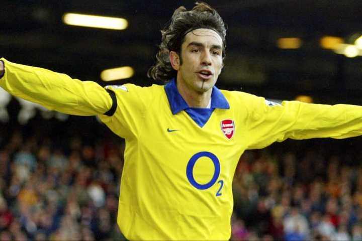 Robert Pires Đôi Cánh Mềm Mại - Hành Trình Từ Khởi Đầu Khiêm Tốn Đến Vinh Quang Robert Pires Đôi Cánh Mềm Mại - Hành Trình Từ Khởi Đầu Khiêm Tốn Đến Vinh Quang
