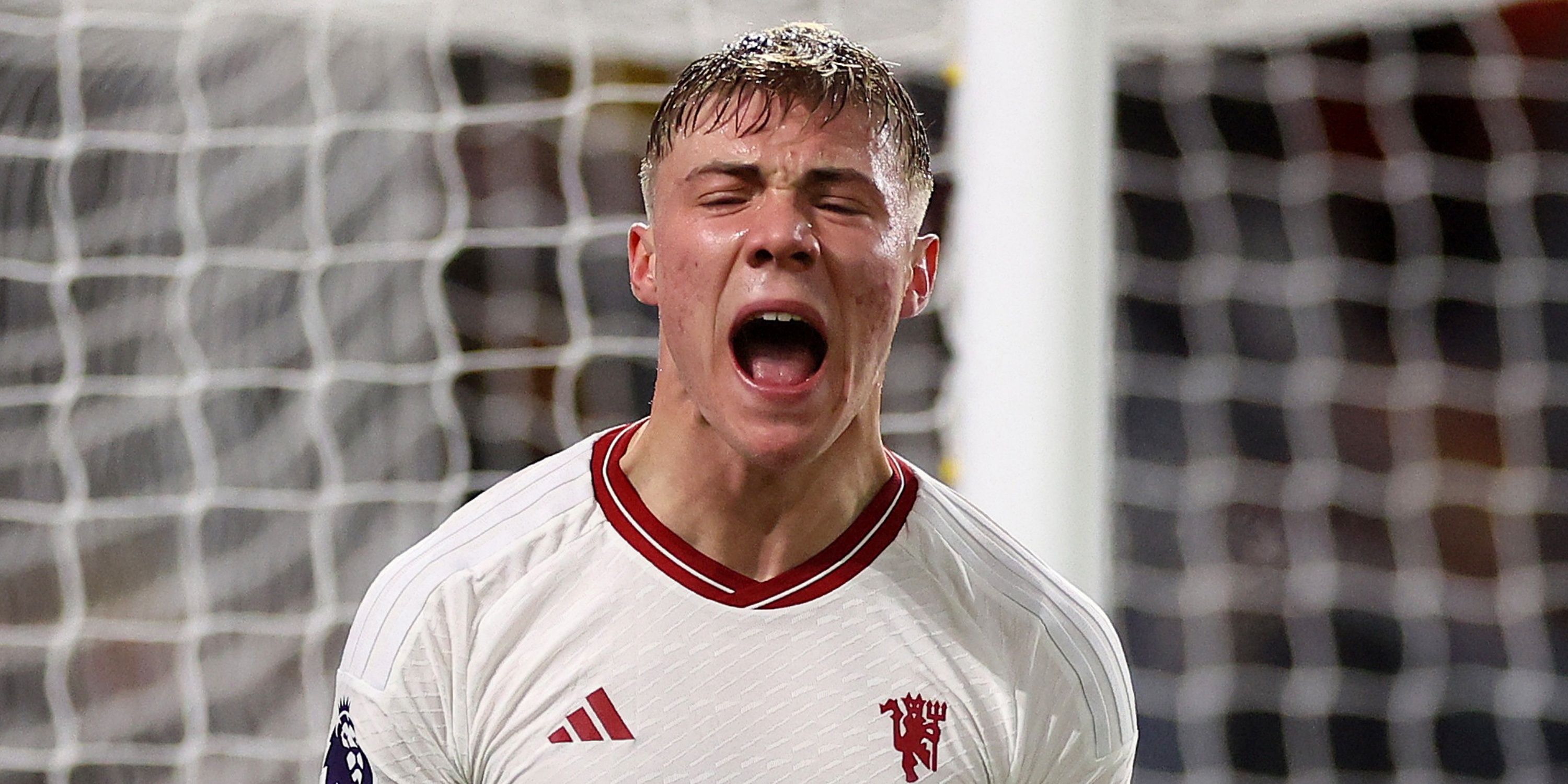Rasmus Hojlund passionately celebrates Manchester Uninted goal.