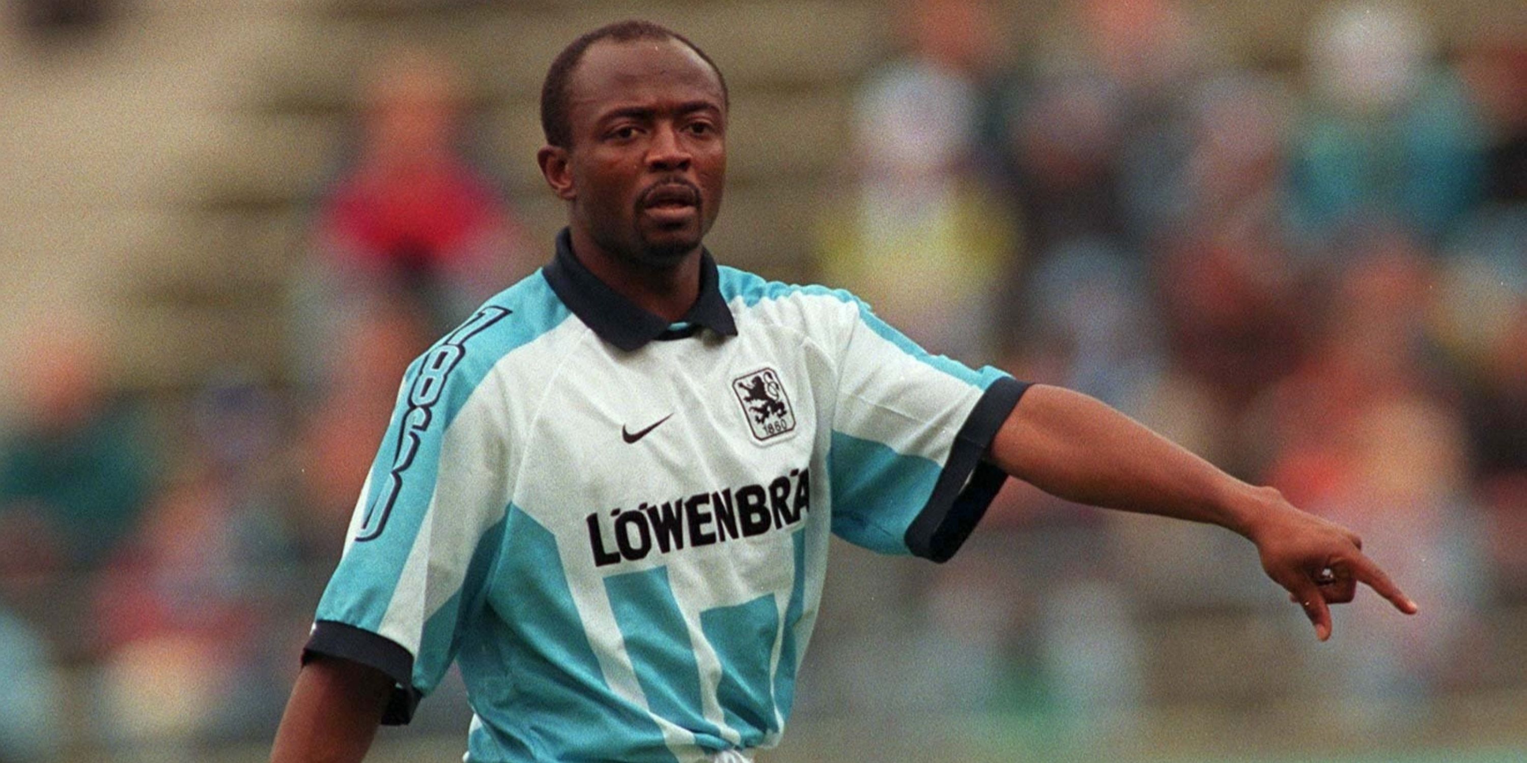 Abedi Pele in action for 1860 Munich.