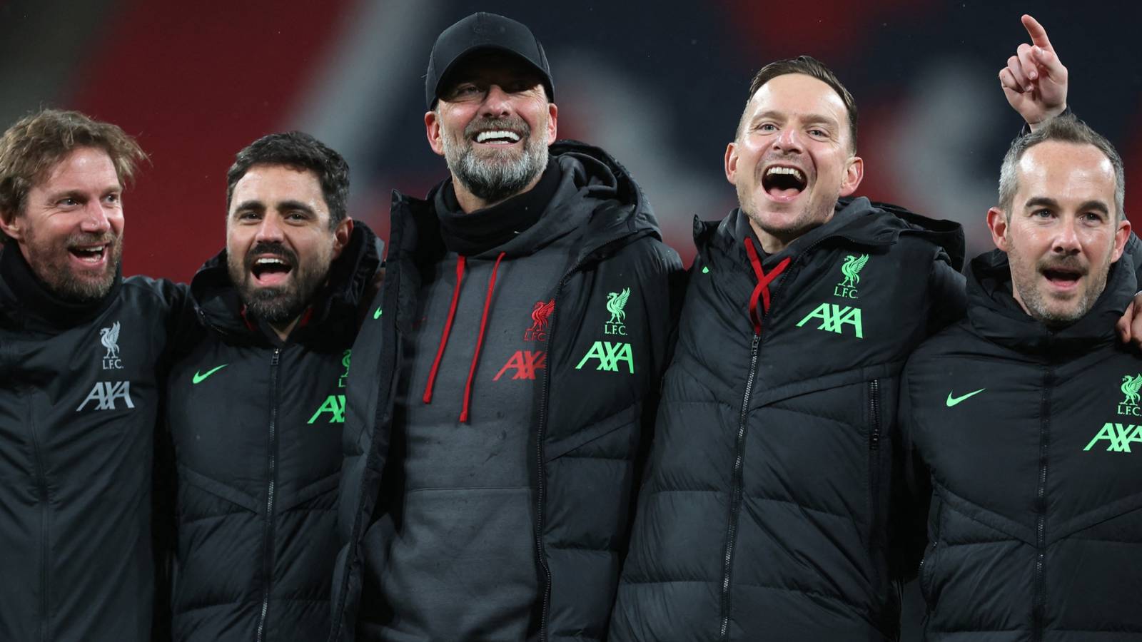Liverpool sing amazing version of You'll Never Walk Alone after Carabao ...