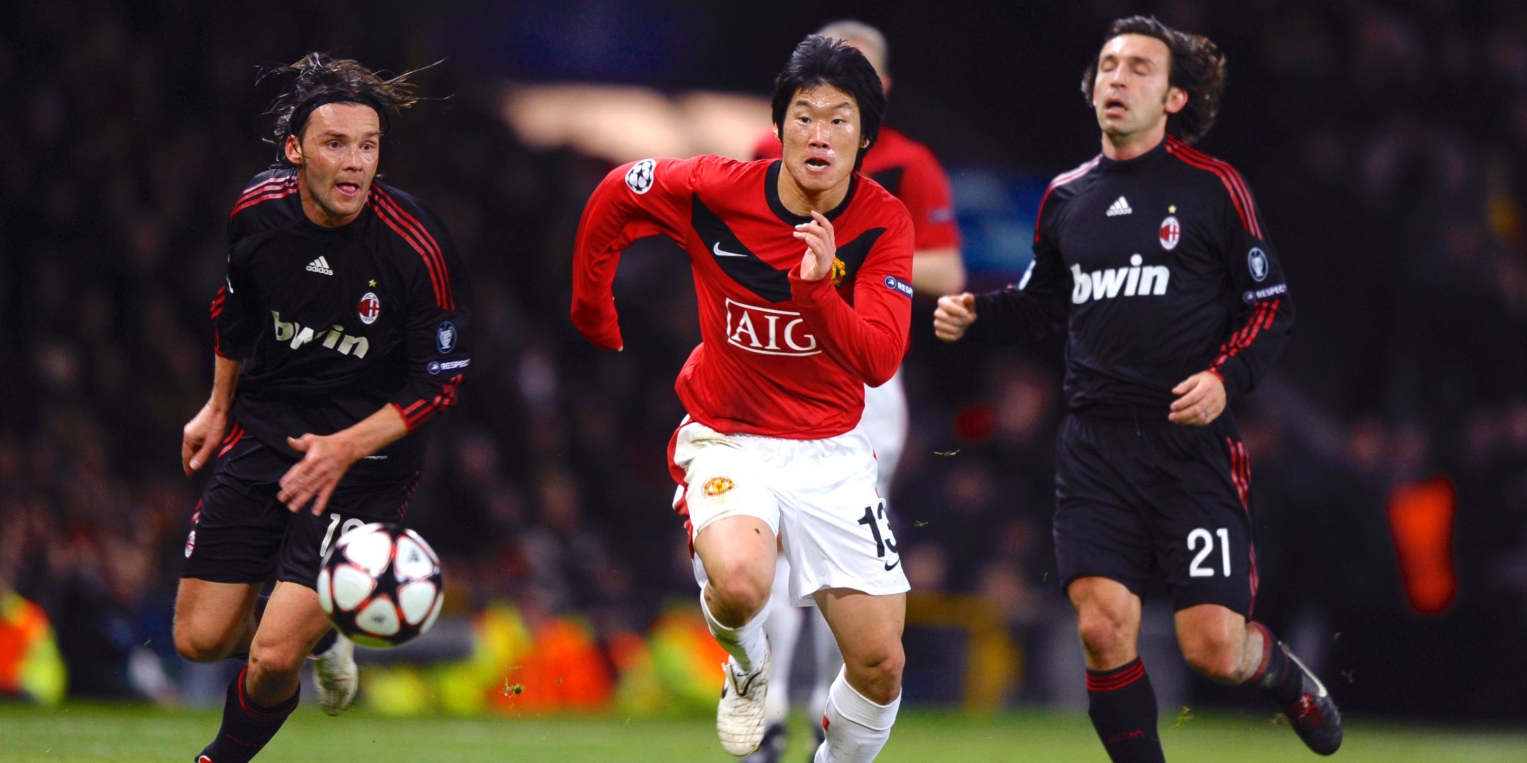 Park Ji-sung against AC Milan in the Champions League