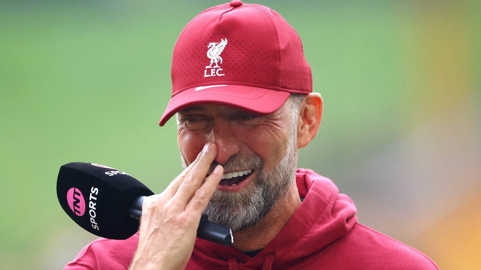 Jurgen Klopp reacts to Nunez and Szoboszlai's Carabao Cup celebrations